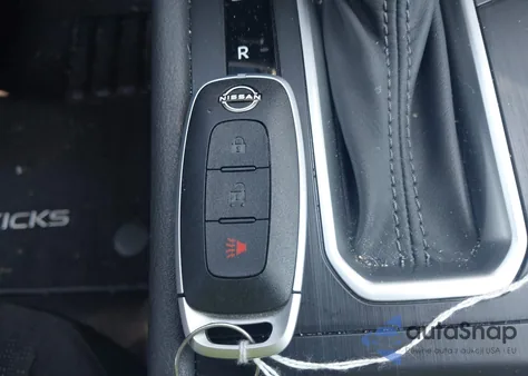 2025 Nissan Kicks S Intelligent Awd z USA, uszkodzony, nr VIN 3N8AP6BB7SL363097